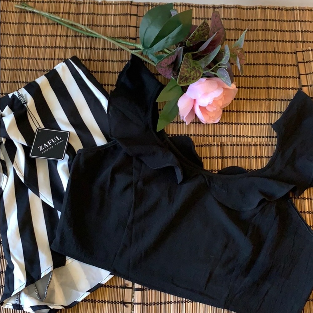 Adorable short and crop top set